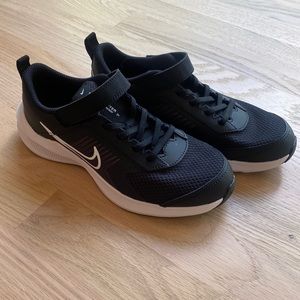 Nike Downshifter 11 youth 3 Velcro sneakers